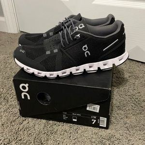 On Running shoes only worn one time. Come with an extra set of shoe laces